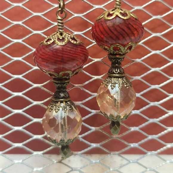 Romantic Victorian Handblown glass drop earrings. Handcrafted and Hypoallergenic - Picture 2 of 10